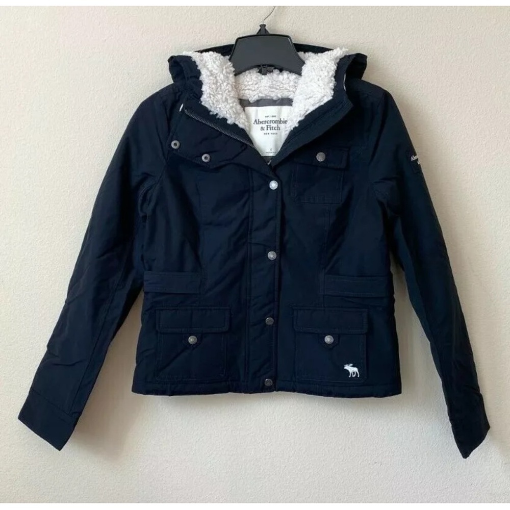 Gorgeous EUC Navy Abercrombie & Fitch hooded jacket